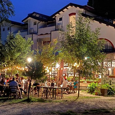 La Villa Cervia Exteriör bild